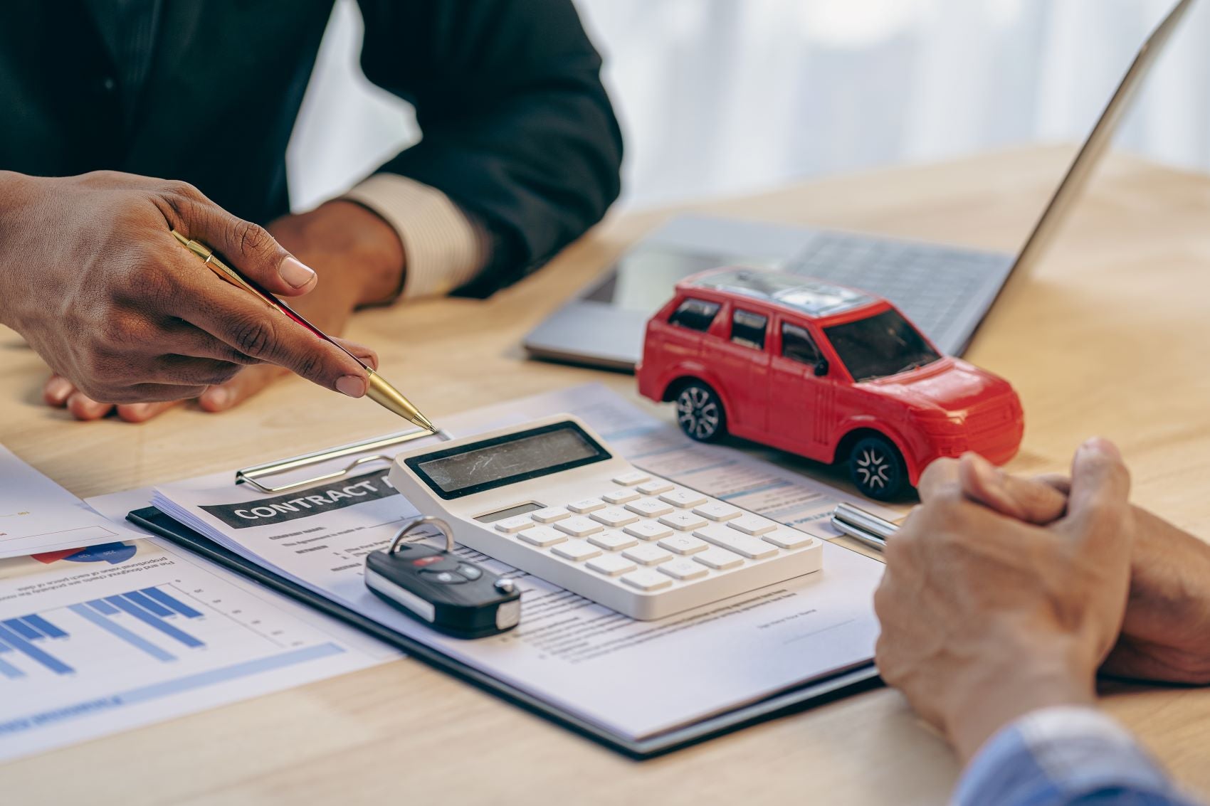 Expert Reviewing Kia EV Finance Options