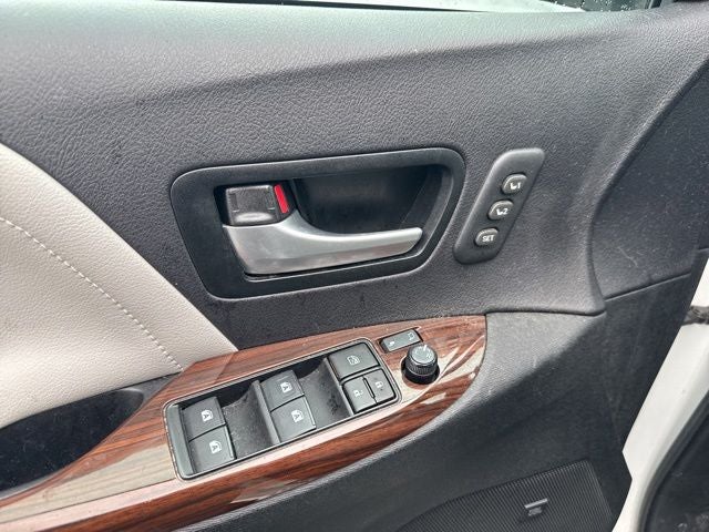 2017 Toyota Sienna Limited Premium 7 Passenger