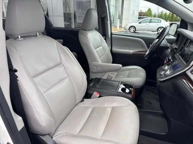 2017 Toyota Sienna Limited Premium 7 Passenger