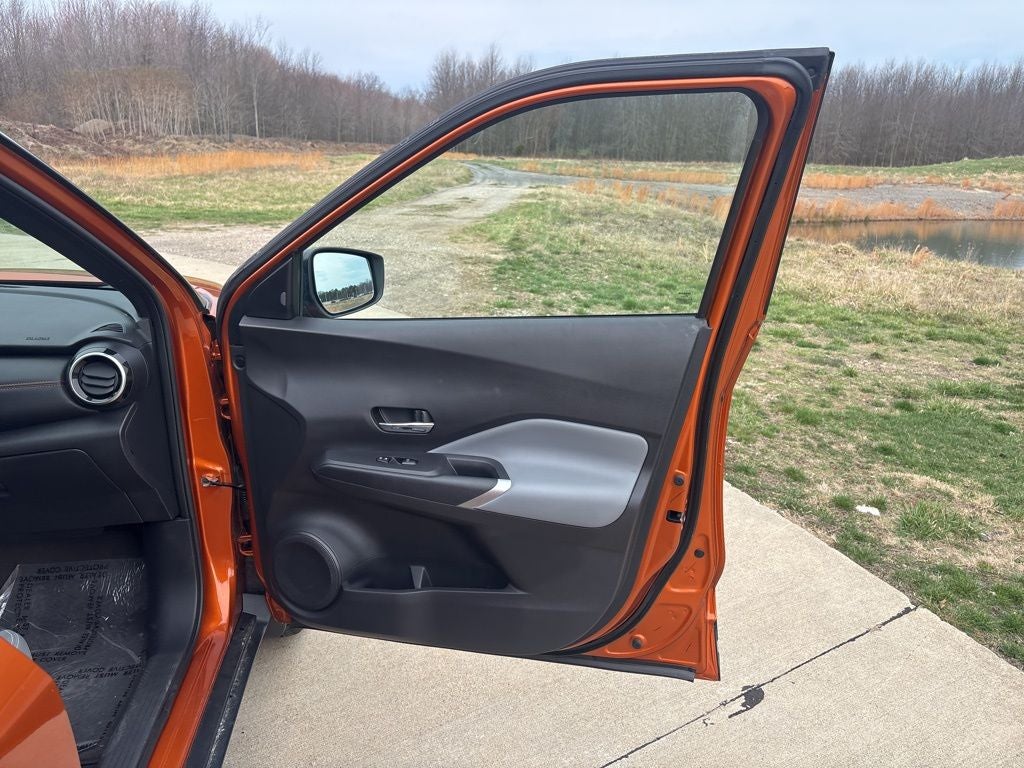 2023 Nissan Kicks SR
