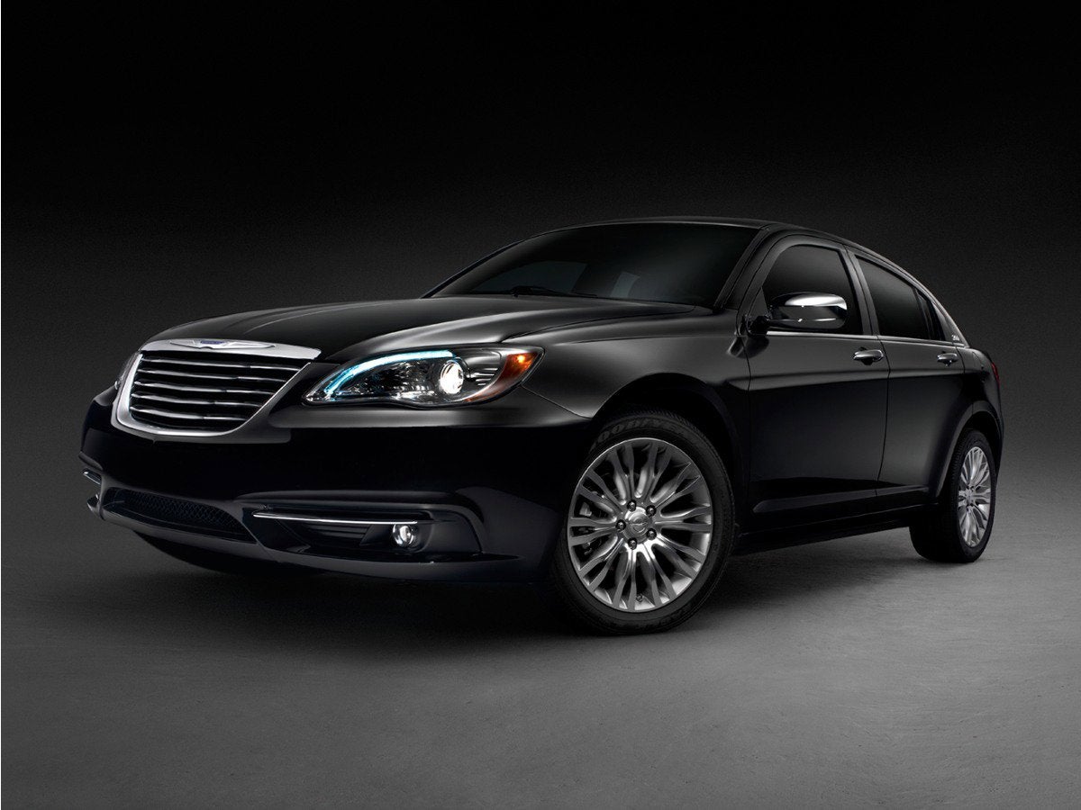 2011 Chrysler 200's photo