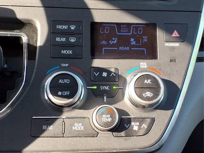2019 Toyota Sienna XLE Auto Access Seat