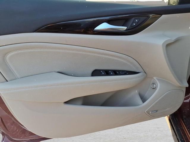 2020 Buick Regal TourX Essence